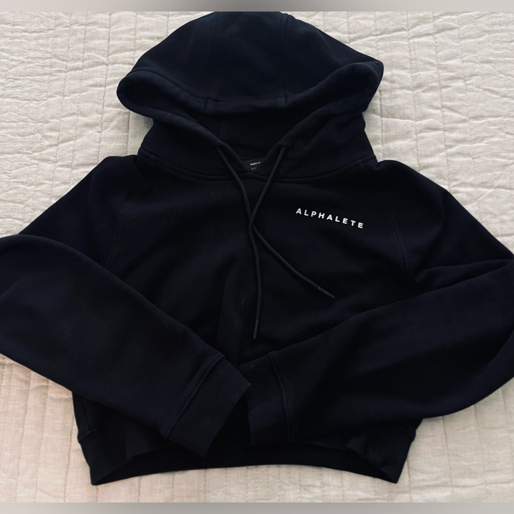 Alphalete cropped hoodie sweater